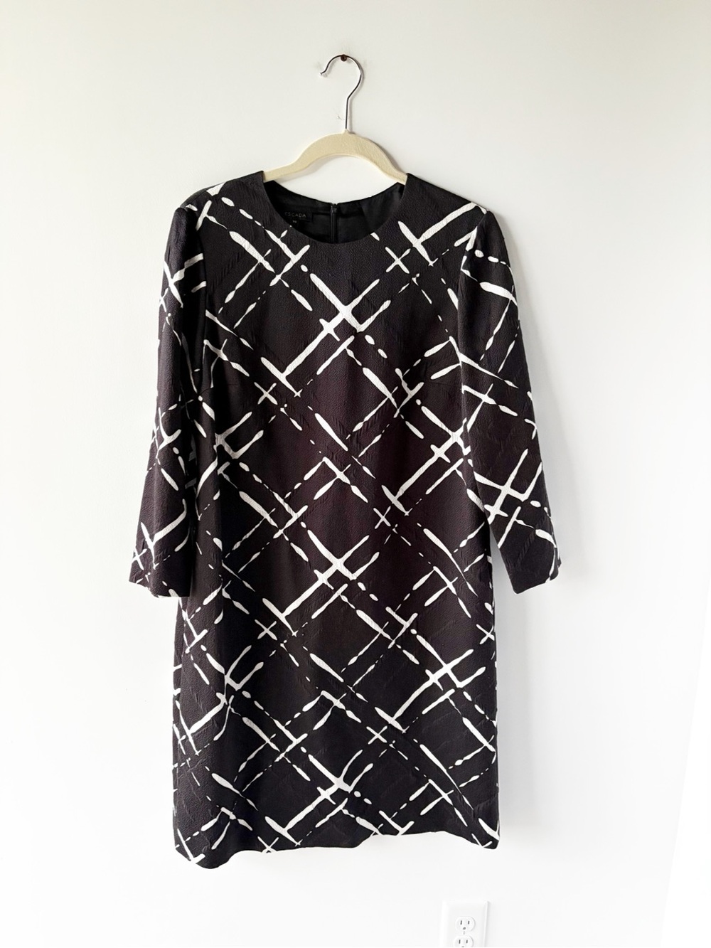 Escada Black White Abstract Print Long Sleeve Shift Dress Designer Geometric 8